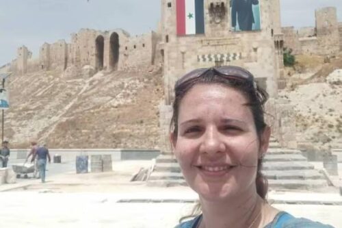 Desde 2020, a brasileira se empenha em ajudar os moradores do país em guerra. - Foto: Arquivo Pessoal