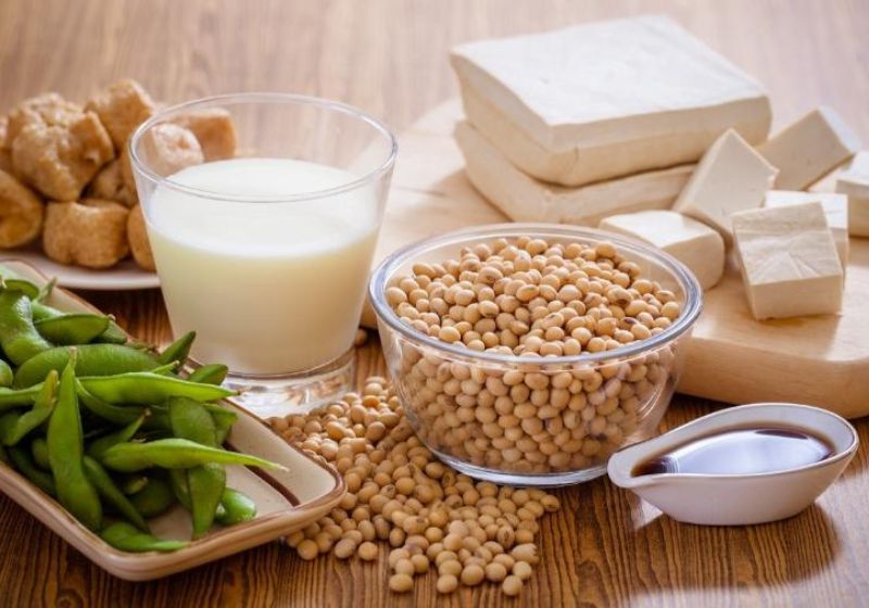 Um estudo descobriu que produtos à base de soja, como o tofu, são aliados na luta contra o colesterol alto. - Foto: reprodução / Heart Uk