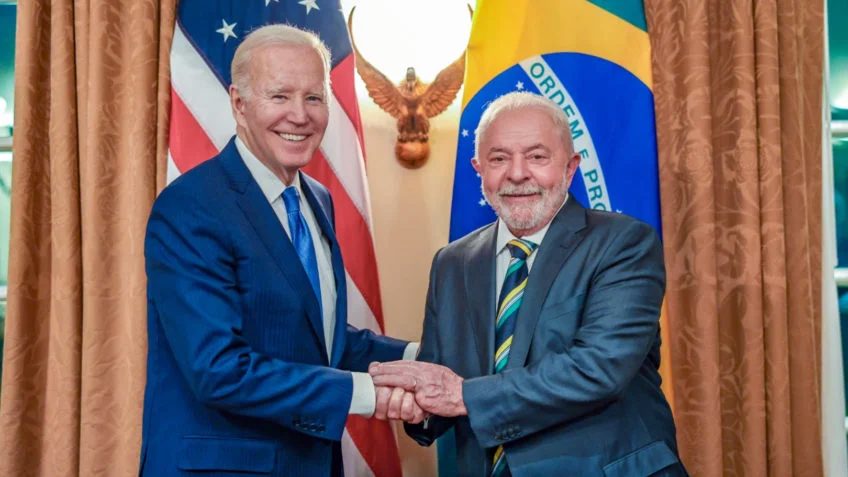 A promessa de ajudar o Fundo Amazônia foi feita por Biden em fevereiro, durante visita do presidente Lula a Washington - Foto: Ricardo Stuckert 