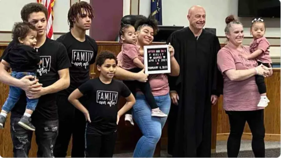 Katrina, que já era mãe de 3 crianças, agora também vai ser vovó! Foto: Reprodução/USA Today.