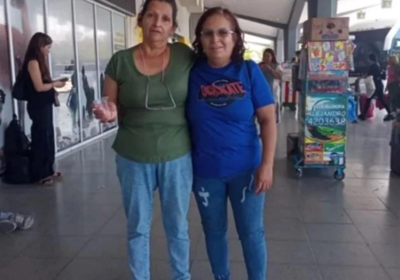 As irmãs se reencontraram 50 anos depois graças à filha de uma delas, que fez uma postagem no Facebook. Foto: Reprodução/Clarin.