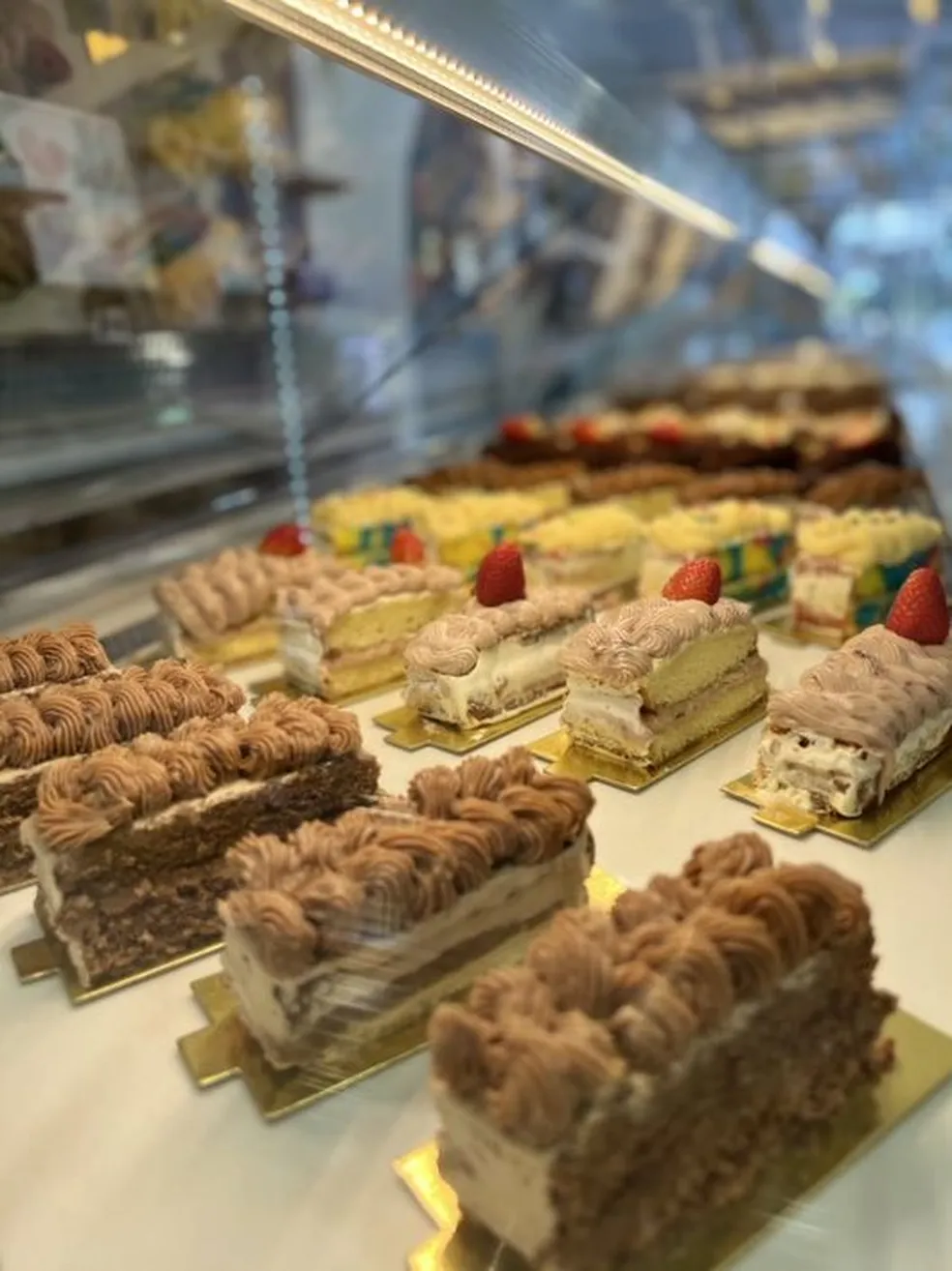 Os doces da L'a Jou são sofisticados e se parecem com jóias! Quem acha que a Julia deveria mandar um pra gente? :D Foto: Reprodução/Pequenas Empresas Grandes Negócios.