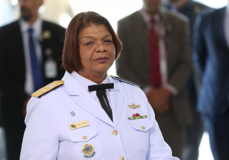 Maria Cecília, a primeira mulher preta a alcançar um dos cargos mais altos da Marinha, disse que espera ser um exemplo para outras. Foto: Reprodução/Blog do Edison Silva.
