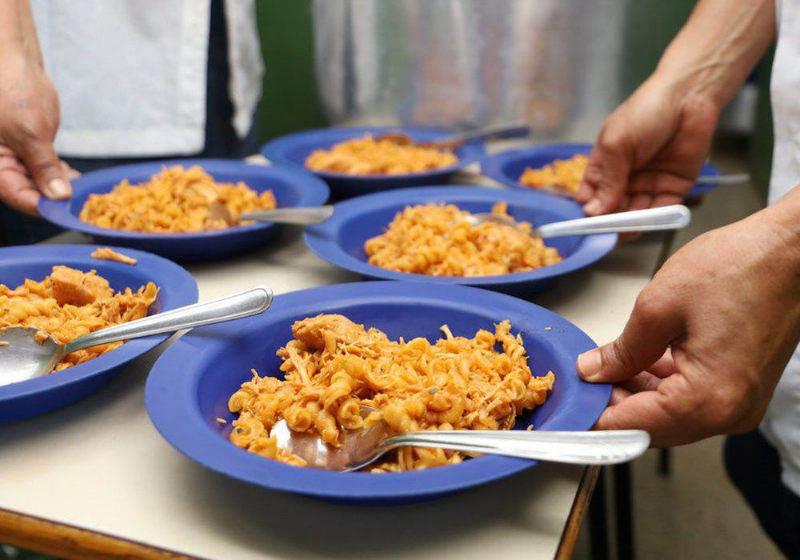 Além do aumento de 39% na merenda escolar, o governo quer comprar os alimentos de pequenos produtores para movimentar a economia - Foto: reprodução