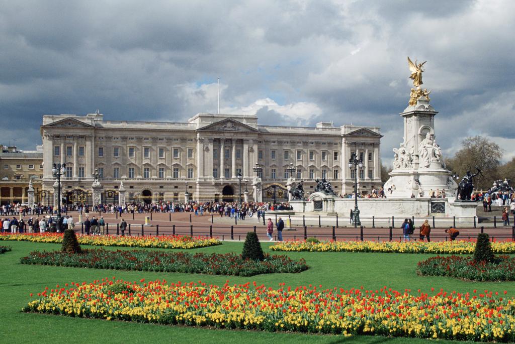 Um porta-voz do Palácio de Buckingham confirmou ao Guardian a pesquisa pesquisa sobre os laços da monarquia britânica com a escravidão. - Foto: Tim Graham / Getty Images