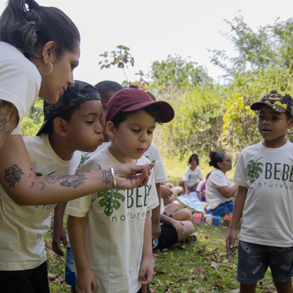 Diversas escolas visitam a REGUA anualmente em busca de conscientizar os alunos sobre a importância de preservar o meio ambiente. Foto: Reprodução/Reserva Ecológica Guapiaçu/Facebook.