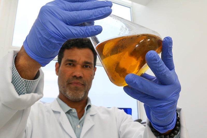 Andre Báfica e Daniel S. Mansur, professores da UFSC, foram responsáveis pela coordenação e execução dos testes da pesquisa. Foto: Reprodução/UFSC.