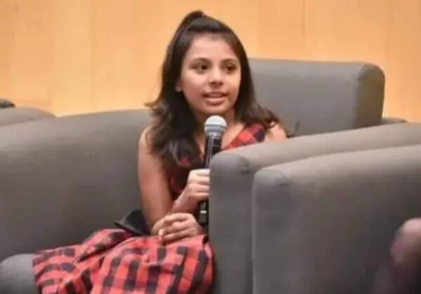 Adhara agora sonha em trabalhar na NASA e ser uma das pessoas que trabalha com os astronautas. - Foto: Reprodução/Instagram