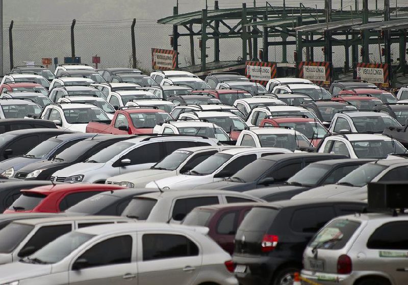 A indústria aceitou a proposta de redução de impostos do governo para que o carro popular fique abaixo dos R$ 60 mil no Brasil- Foto: Marcelo Camargo / Agência Brasil