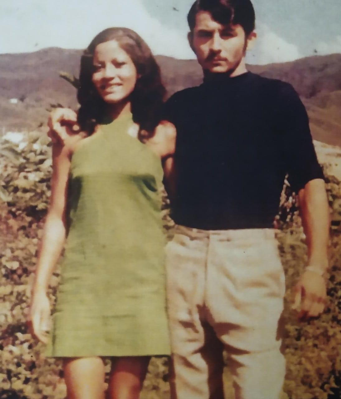 Os dois começaram a namorar quando José tinha 15 anos, ele se aproximou da moça consertando uma sanfona do pai dela. Foto: Reprodução/Daniela Araruna/Arquivo pessoal.