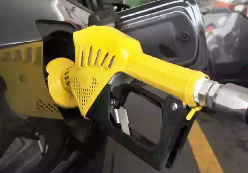 Com a gasolina, gás e óleo diesel mais baratos, o consumdor deve sentir Impactos nos preços a partir de amanhã, segundo o presidente da Petrobras - Foto: Leandro Couri/EM/D.A Pres