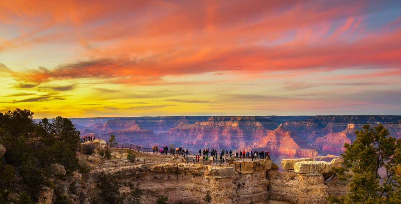 Nascer do sol no Grand Canyon é atrai turistas e é um dos mais bonitos do mundo! Foto: Reprodução/TravelUSA.