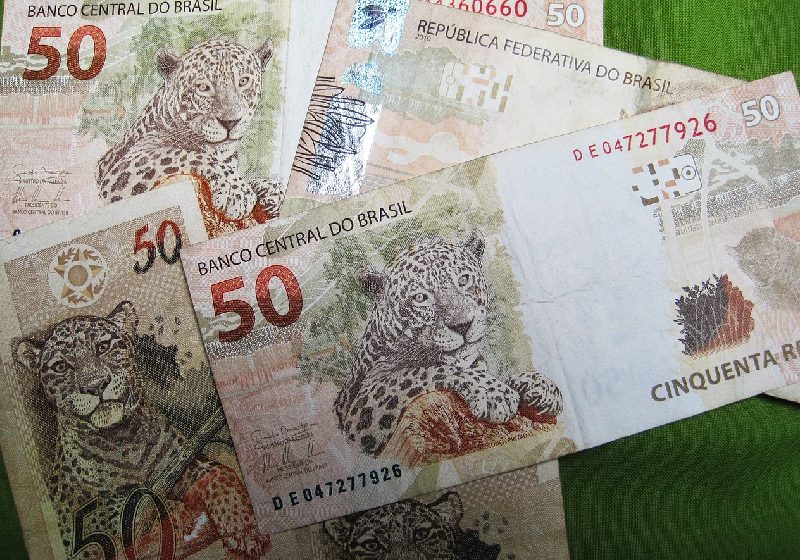 O primeiro lote de restituição do imposto de renda começa a ser pago no dia 31 de maio - Foto: ASSY / Pixabay