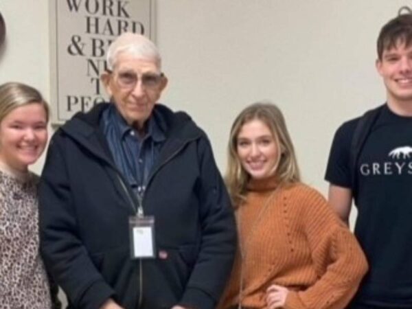 O Sr. James agora poderá descansar tranquilo em casa e aproveitar a melhor idade da vida! - Foto: Reprodução/GoFundMe