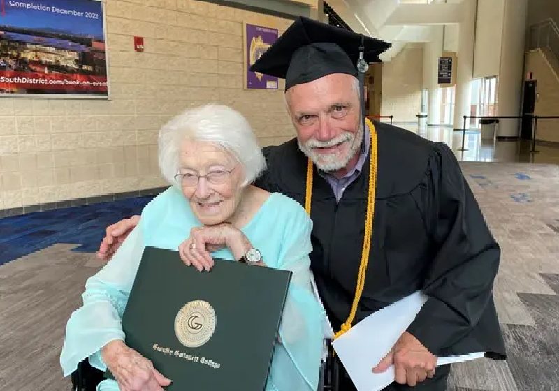Sam Kaplan se formou aos 72 anos na faculdade de cinema com sua mãe de 98 anos na platéia. Foto: reprodução / FOX 5 Atlanta