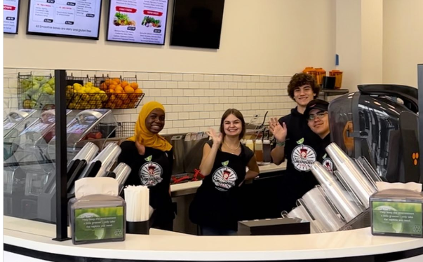 A loja oferece oportunidades para jovens com deficiência. Foto: Reprodução/@that.smoothie.place/Instagram.