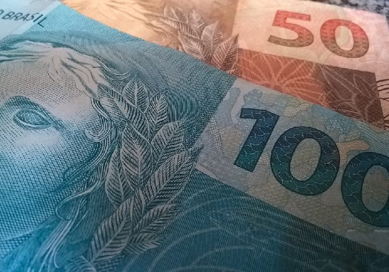 O novo salário mínimo subiu acima da inflação e foi para R$ 1.320,00 a partir desta segunda, 1º de maio, anunciou o governo - Foto: Lucas Miranda / Pixabay