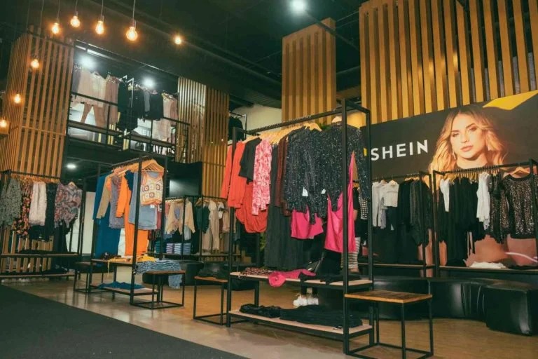 No Brasil, só em 2022, a Shein movimentou mais de R$ 7 bilhões em produtos no mercado de moda online. Foto: Reprodução/Shein.