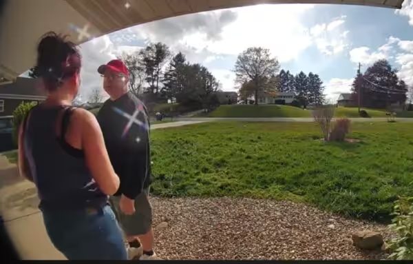 O vizinho que ajudou uma mãe abandonada pelo marido com 3 filhos pra criar - Foto: reprodução / TikTok