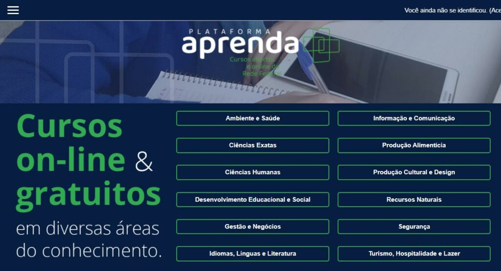 Dentro da plataforma, está disponível cursos de diversas áreas do conhecimento, como saúde, informação, comunicação, recursos humanos, turismo e muito mais. Foto: Reprodução/Plataforma Aprenda Mais.