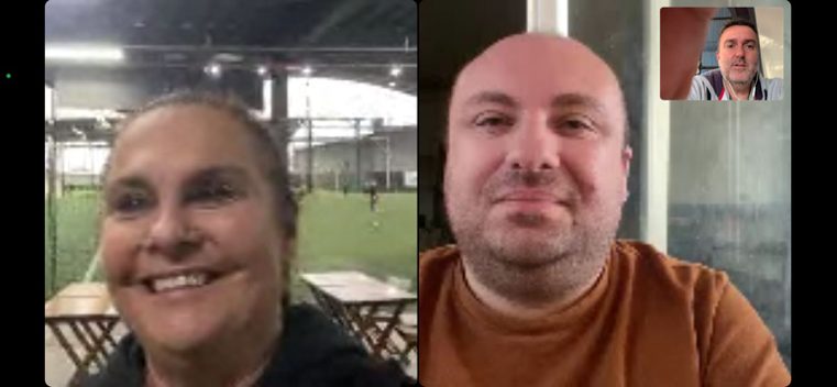 Adriano Oliveira e Mr. Lewis, da WebZone Rádio entrevistaram a ex-jogadora da Seleção Brasileira de Futebol Feminino, Duda Luizelli - Foto: Webzone Rádio