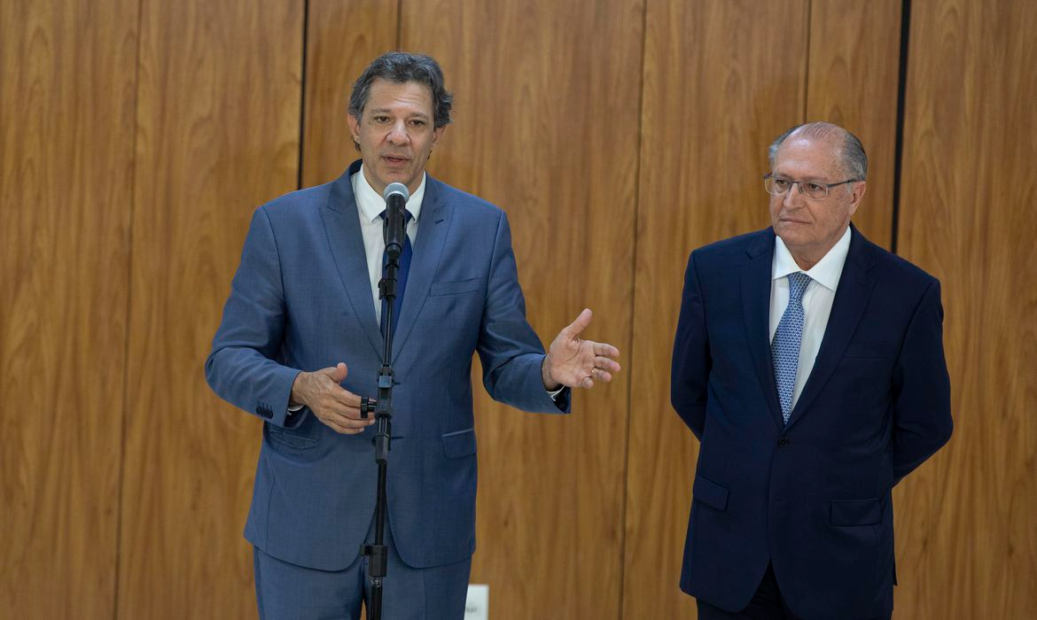 O anúncio foi pelos pelos ministros Fernando Haddad e Geraldo Alckmin. Foto: Reprodução/Joédson Alves (Agência Brasil).