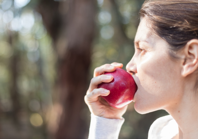 Las manzanas aumentan la inmunidad y reducen el síndrome asténico en los ancianos hasta en un 20 %.