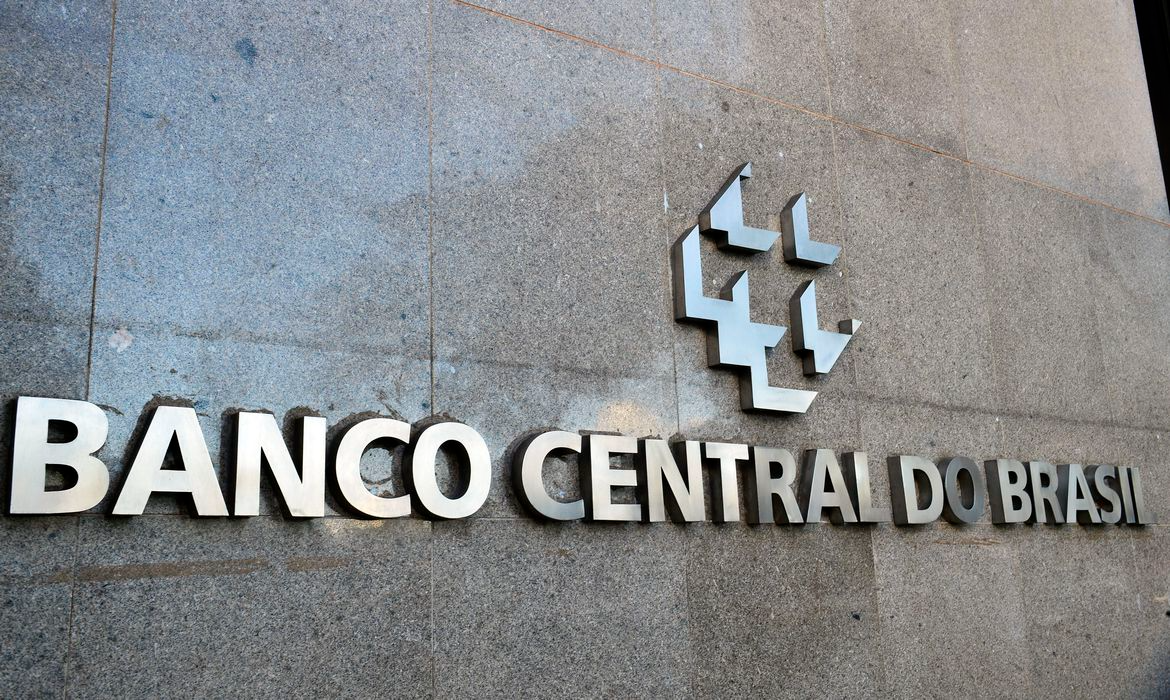 O Banco Central do Brasil vem sendo alvo de críticas por manter a taxa de juros alta. Foto: Reprodução/Marcello Casal Jr (Agência Brasil).