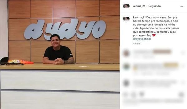 O post do pai contratado pela rival, após ser demitido por tirar foto ao lado de refrigerante da concorrente - Foto: reprodução / Redes sociais