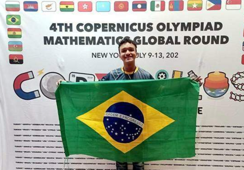 Gabriel Barbosa, o garoto brasileiro foi premiado na Olimpíada Internacional de Matemática Copernicus. Foto: Reprodução/Arquivo pessoal.