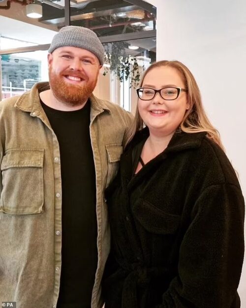 A mãe e seu companheiro, que não estava em casa na hora em que ela passou mal - Foto: PA