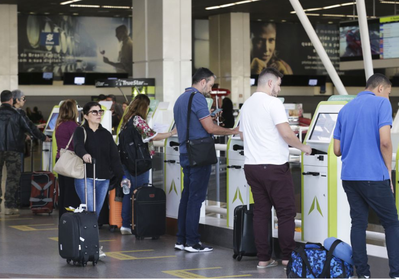 O Programa Voa Brasil começa em agosto com mais de 1 milhão de passagens a R$ 200 - Foto: Antonio Cruz/ Agência Brasil