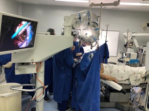 A sala de cirurgia enquanto o músico Maurício Stemberg, era operado - Foto: divulgação