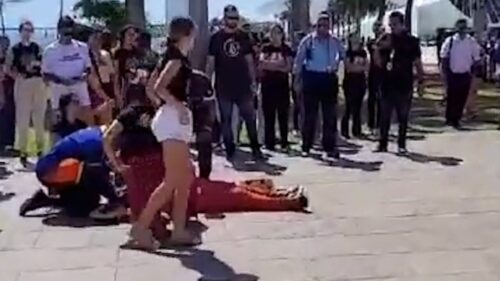 Os alunos estavam no lugar certo e na hora certa. - Foto: reprodução R7