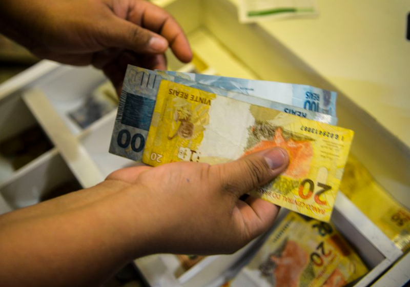 Quem teve dinheiro confiscado no Plano Collor, pode procurar a justiça para verificar se não há valores a receber - Foto: reprodução Google Fotos