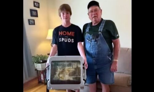 Connor encontrou a carteira enquanto pescava com o primo. - Foto: reprodução YouTube