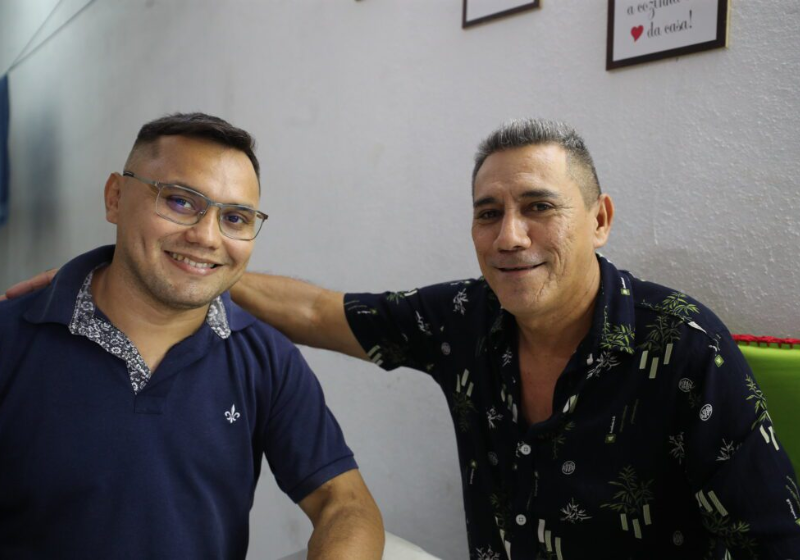 A emoção tomou conta do pai, que doou o rim para o filho adotivo- FOTOS: Lucas Silva / Secom