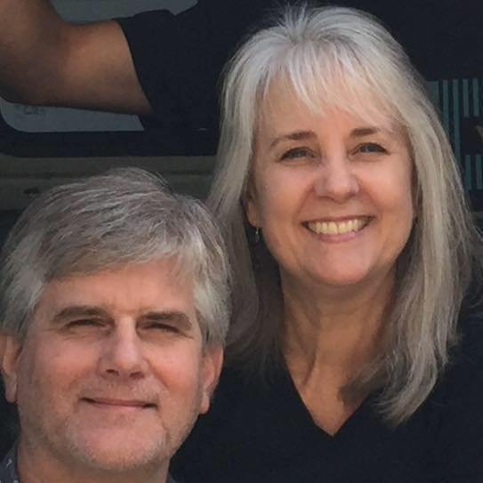 Depois de ficar cabisbaixo, Clayton não esperava que fossem fazer isso por ele e sua esposa. Foto: Reprodução/Arquivo pessoal.