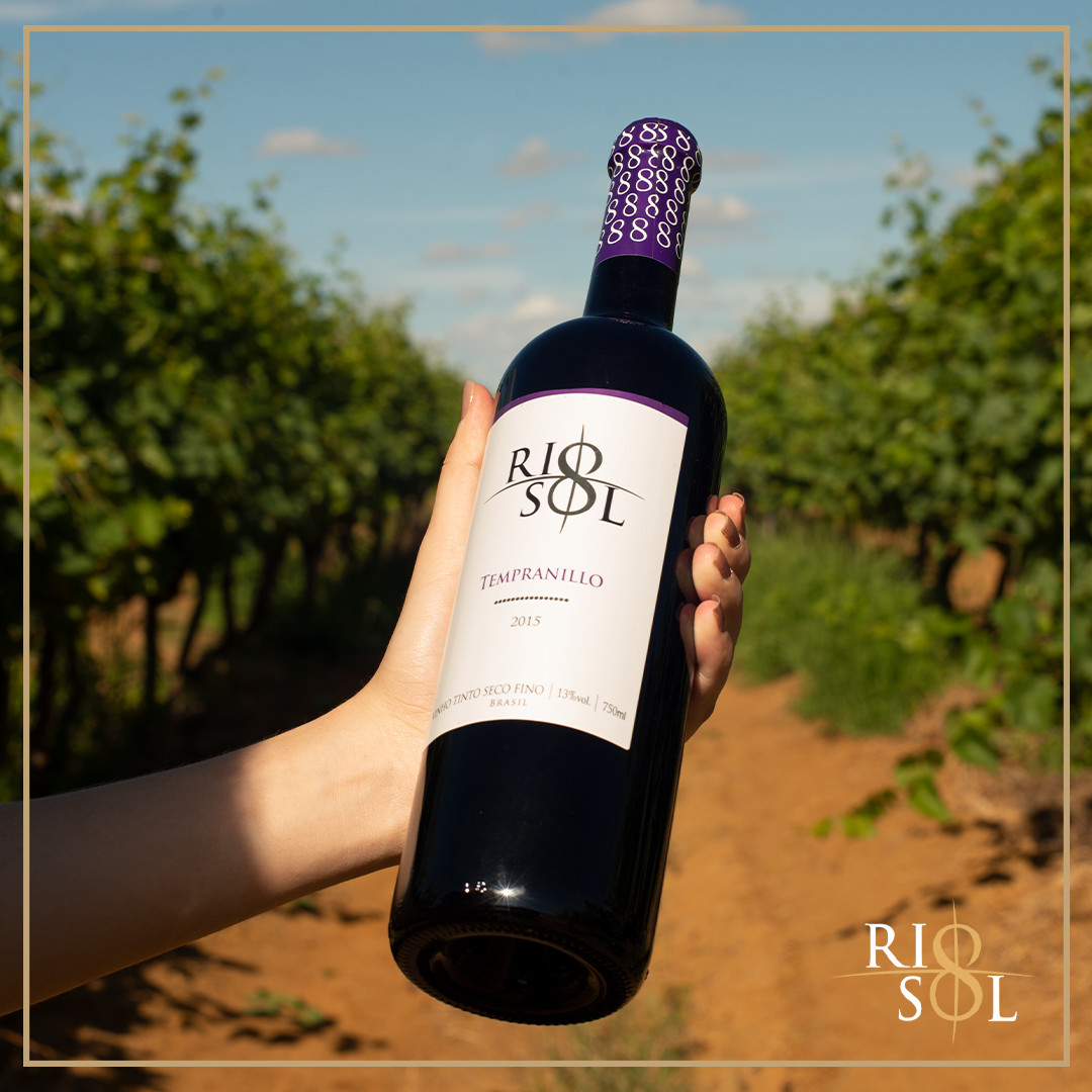 Com sabor delicado e aroma de frutas, o Rio Sol Tempranillo foi eleitor o melhor Tempranillo do Brasil em 2019 e 2020. Foto: Reprodução/Rio Sol.