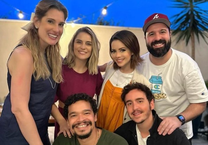 Os atores do seriado Sandy & Junior comemoraram o encontro 20 anos depois. - Foto: reprodução redes sociais