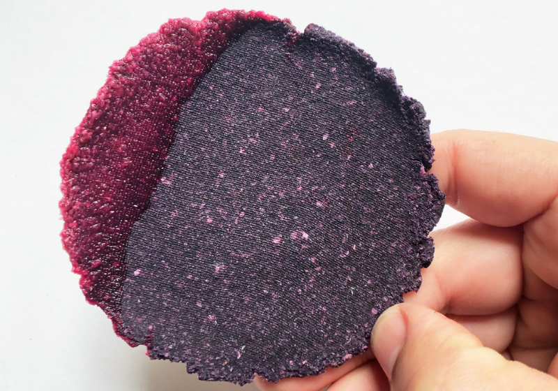 O sensor usa restos de repolho da comunidade local de Salinas, para identificar o pH da água. Foto: Reprodução/YankoDesign.