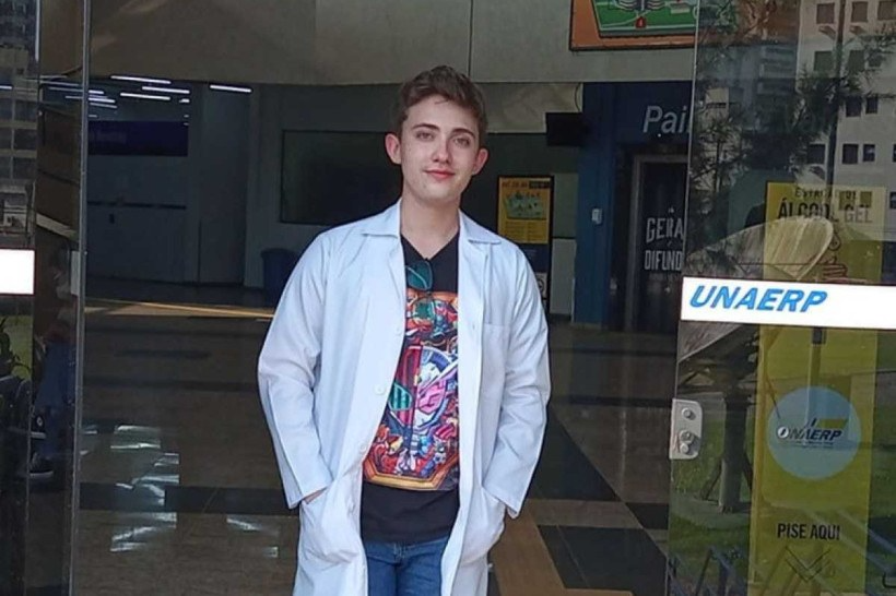 O sonho de cursar medicina veio depois de se frustrar com péssimos atendimentos que teve ao longo da vida, principalmente em relação às suas necessidades. Foto: Reprodução/Arquivo pessoal.