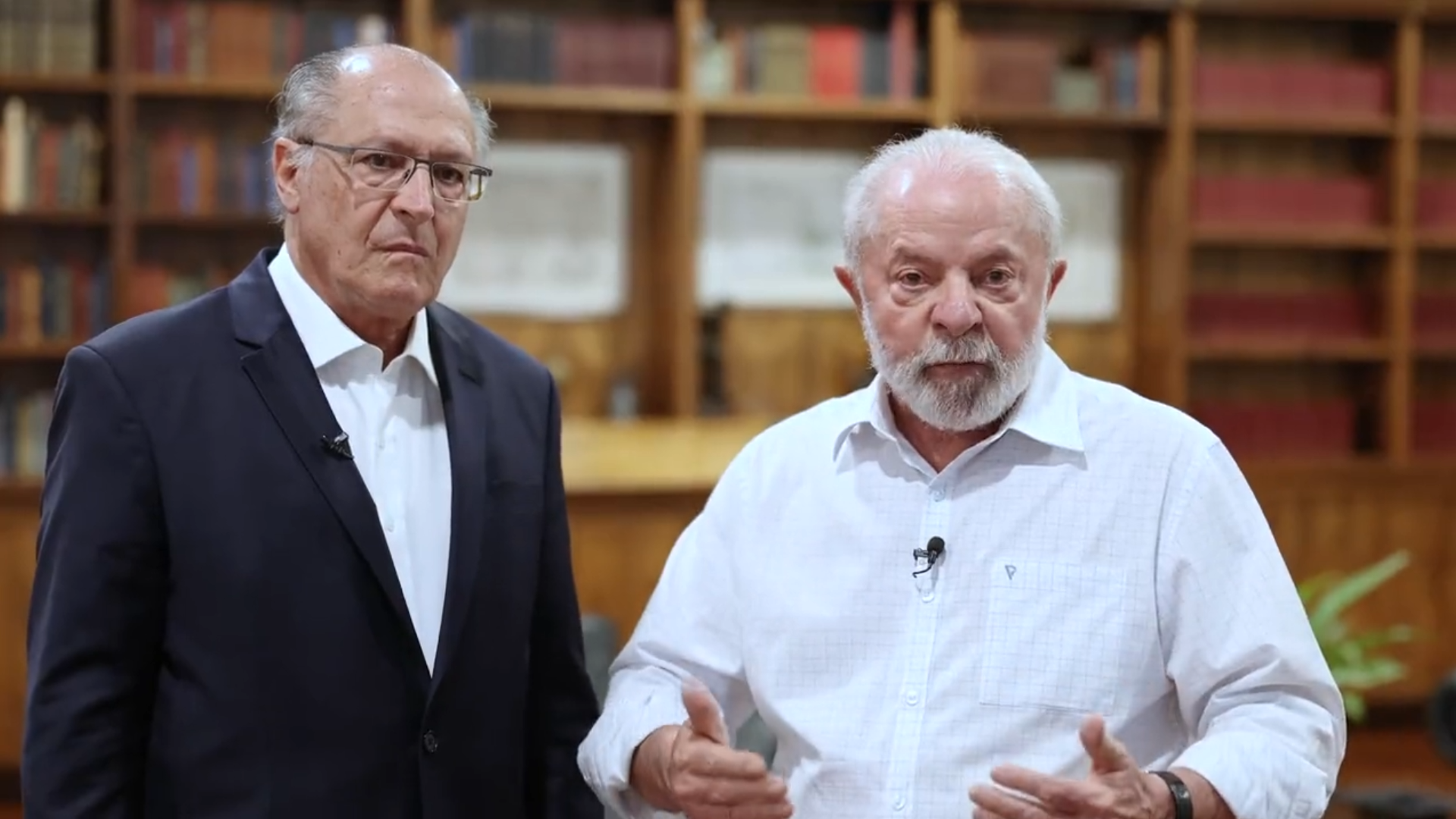 Juntos, Alckmin e Lula anunciaram novas ações para ajudar famílias atingidas pela tragédia no RS. Foto: Reprodução/Presidência da República.