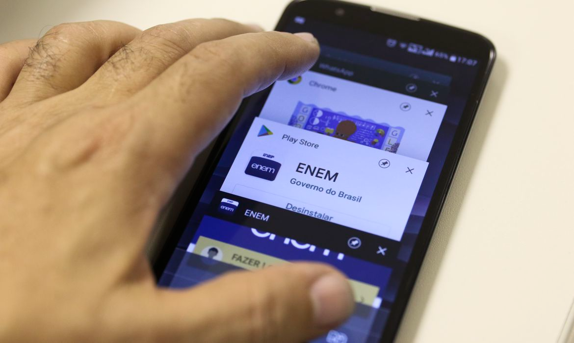 Aproveite o mundo de conteúdo gratuito disponível na internet e se prepare ainda mais para a prova! Foto: Marcello Casal Jr (Agência Brasil).