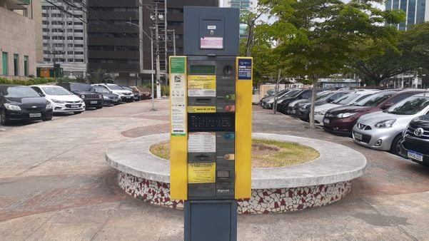 Para não pagar o estacionamento, é preciso fazer uma comprovação com cartões especiais. Foto: Reprodução/ParkGold.