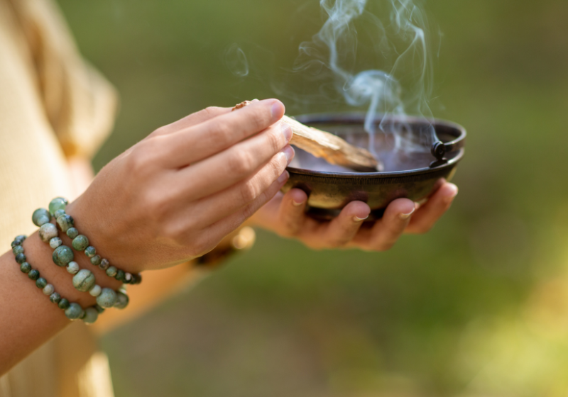 A história mostra que a sexta-feira 13 era considerada um dia positivo, que trazia a força do sagrado feminino e foi demonizada com a chegada do cristianismo na Idade Média - Foto: Canva