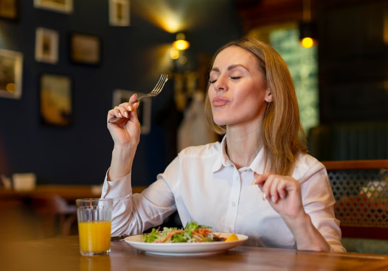 Na lista de alimentos antiestresse estão banana, folhas escuras, castanhas e outras. Veja a lista. -Foto: Reprodução/Freepik.
