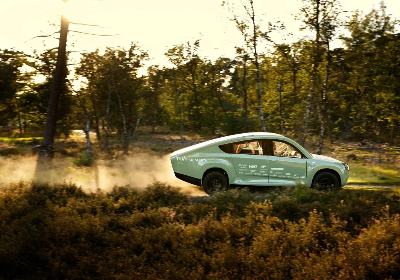 O carro solar foi pensado para captar energia do sol e ser totalmente sustentável. Foto: Reprodução/Stella Terra.