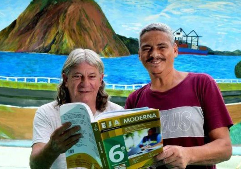 A educação transformou a vida desses ex-moradores de rua. Agora eles estão no curso técnico e sonham com um futuro melhor. - Foto: Reprodução/Ricardo Medeiros.