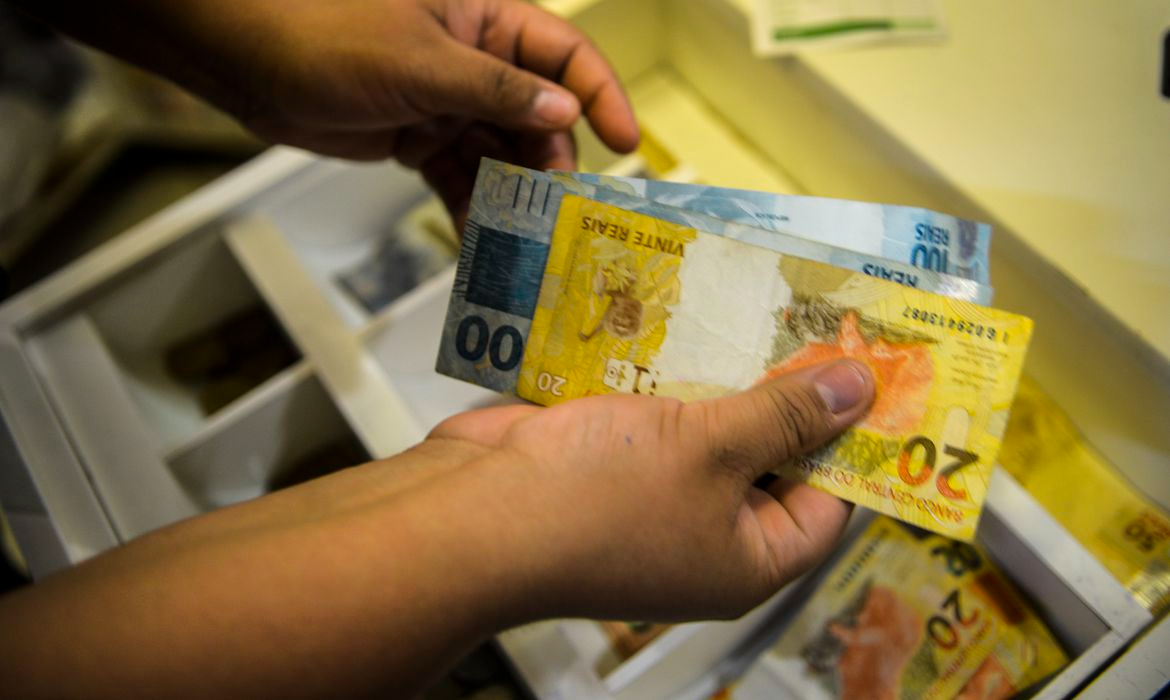 O processo deve beneficiar mais de 32 milhões de pessoas nesta etapa. Foto: Reprodução/Marcello Casal Jr (Agência Brasil).